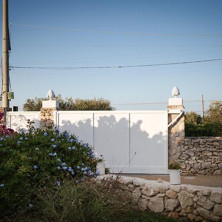 Prestigiosa Villa Con Piscina Condominiale Monopoli Exterior foto