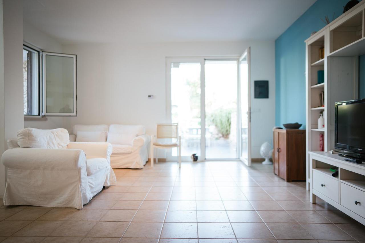 Prestigiosa Villa Con Piscina Condominiale Monopoli Exterior foto