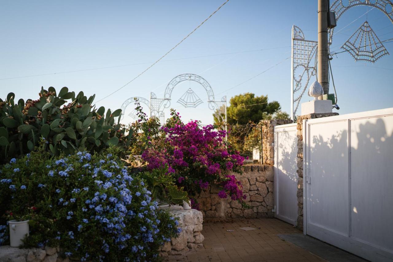 Prestigiosa Villa Con Piscina Condominiale Monopoli Exterior foto