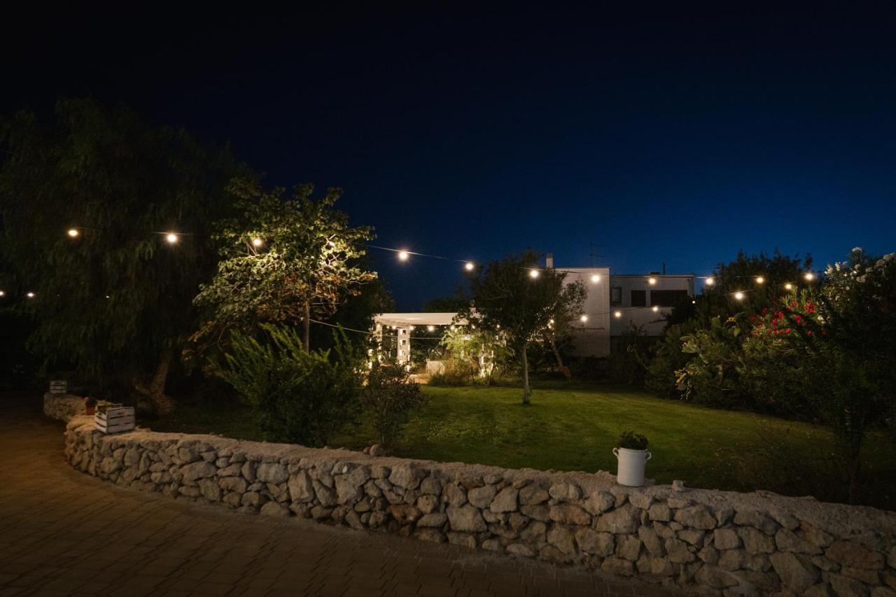 Prestigiosa Villa Con Piscina Condominiale Monopoli Exterior foto